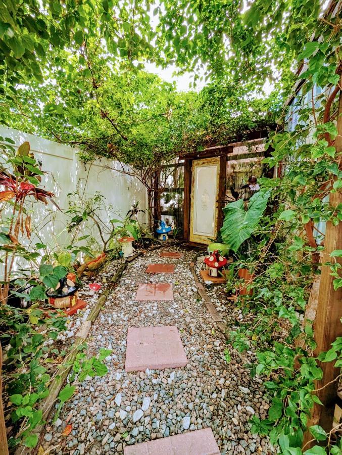 Cozy Af Tiny-House Oasis Villa Tampa Ngoại thất bức ảnh